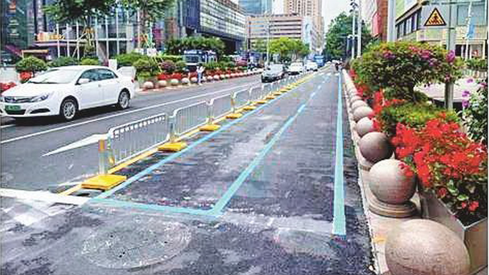 非機動車該向誰“要”路權(quán)？